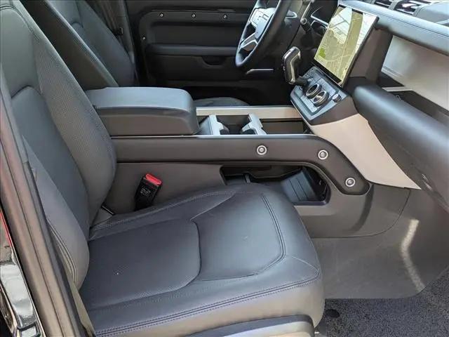 2026 Land Rover Defender P400 X-Dynamic SE