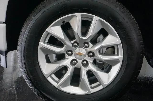 2026 Chevrolet Silverado 1500 4WD Crew Cab Short Bed Custom