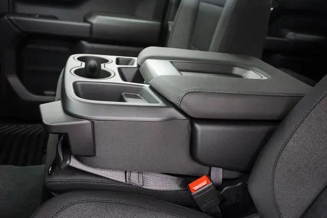2026 Chevrolet Silverado 1500 4WD Crew Cab Short Bed Custom