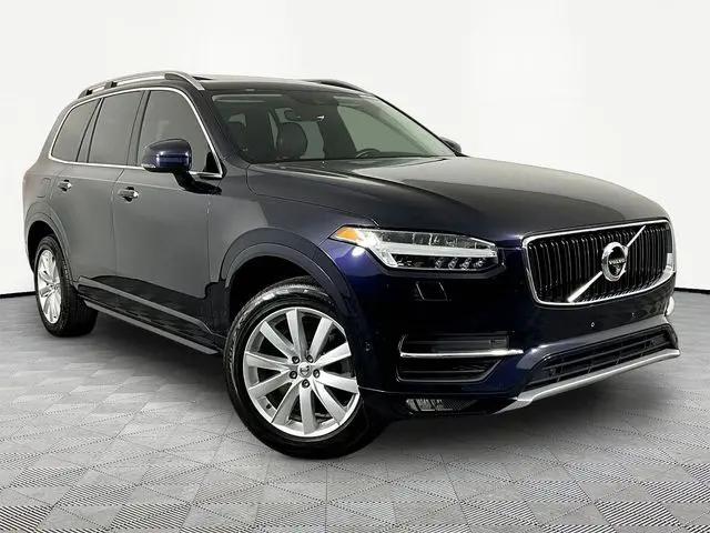 2016 Volvo XC90 T6 Momentum