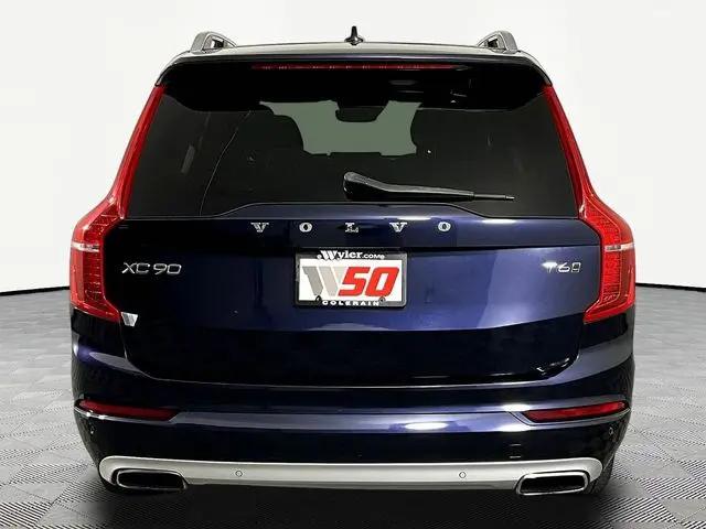 2016 Volvo XC90 T6 Momentum