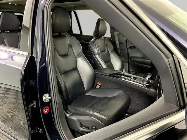 2016 Volvo XC90 T6 Momentum