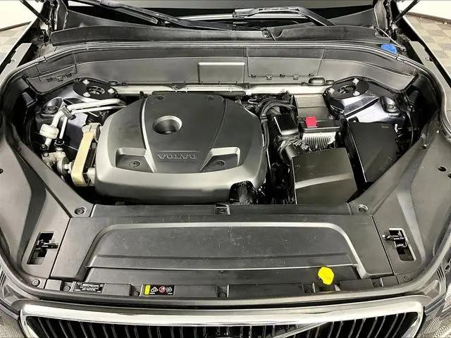 2016 Volvo XC90 T6 Momentum