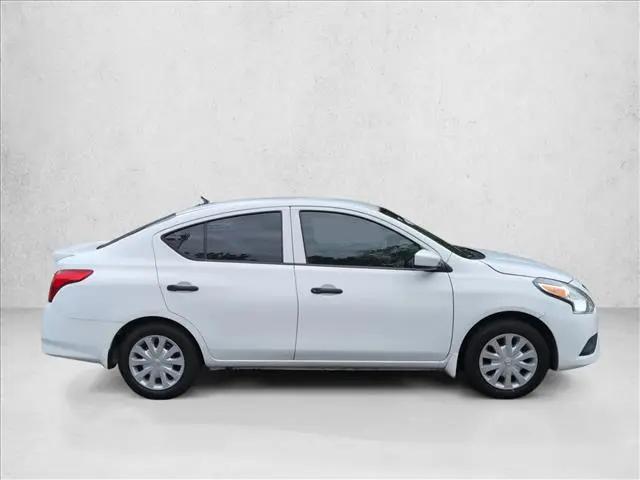2017 Nissan Versa 1.6 S+