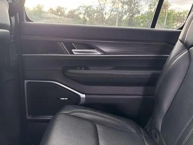 2024 Jeep Wagoneer Series II 4x2