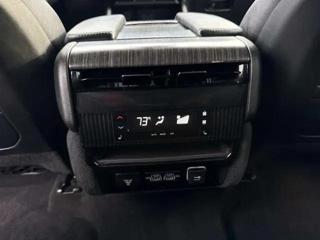 2024 Jeep Wagoneer Series II 4x2