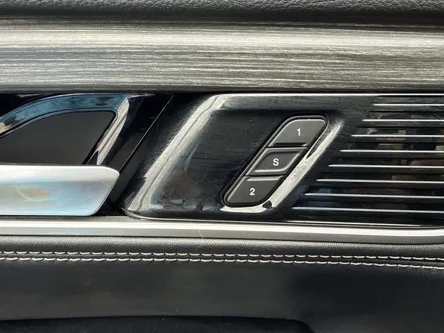 2024 Jeep Wagoneer Series II 4x2