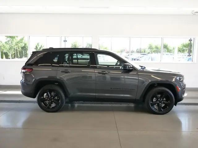 2023 Jeep Grand Cherokee Altitude 4x4
