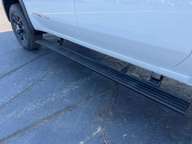 2026 GMC Sierra 2500HD Crew Cab, Standard Bed, AT4, 4WD