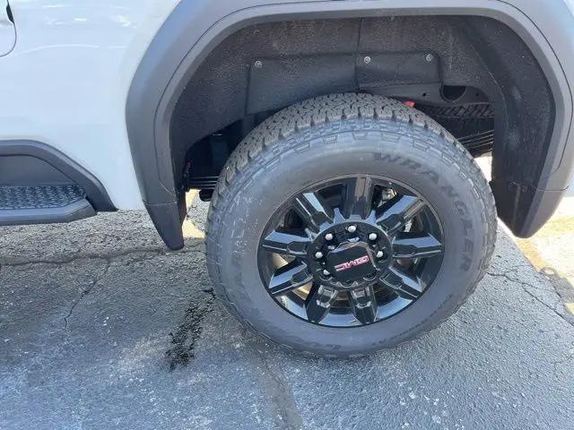2026 GMC Sierra 2500HD Crew Cab, Standard Bed, AT4, 4WD