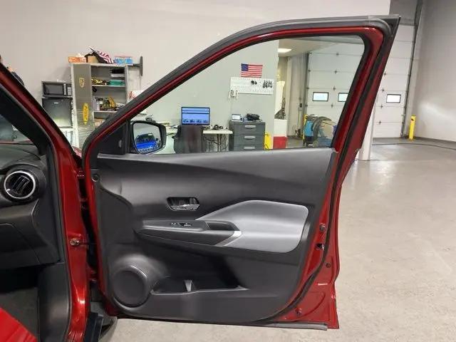 2024 Nissan Kicks SR Xtronic CVT
