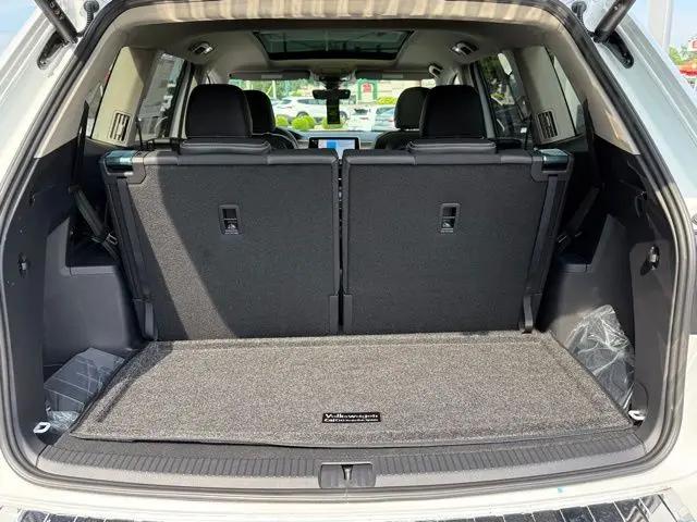 2026 Volkswagen Atlas SE with Technology