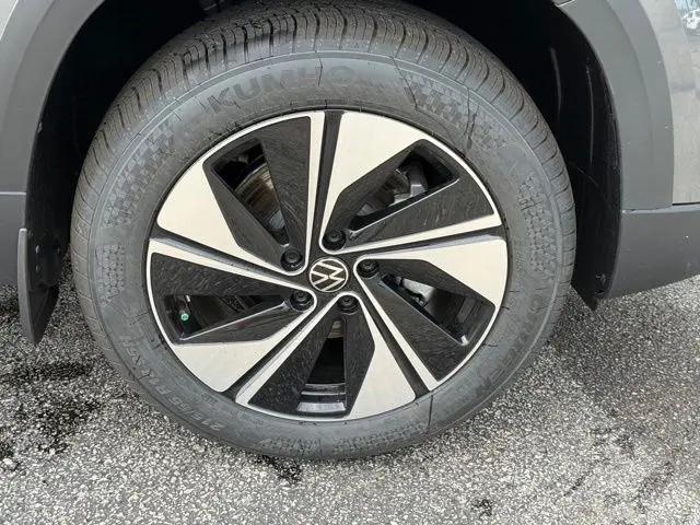 2026 Volkswagen Taos SE