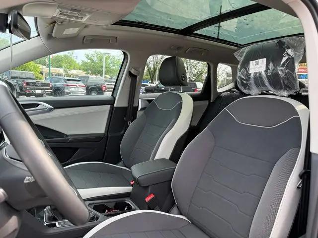 2026 Volkswagen Taos SE