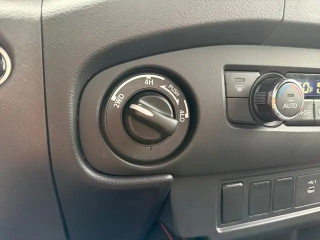 2024 Nissan Frontier Crew Cab PRO-4X 4x4