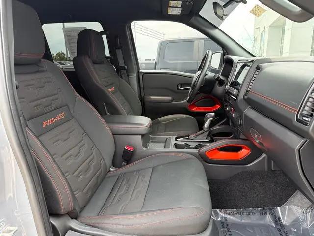 2024 Nissan Frontier Crew Cab PRO-4X 4x4