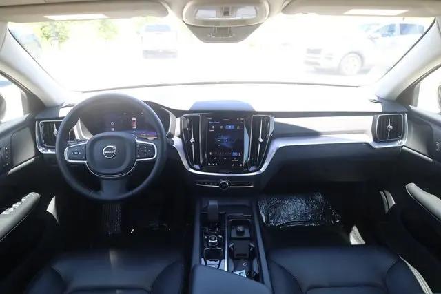 2024 Volvo S60 B5 Core Dark Theme