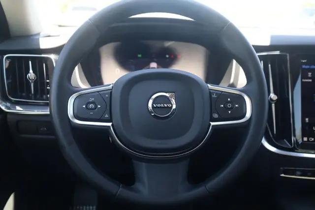 2024 Volvo S60 B5 Core Dark Theme