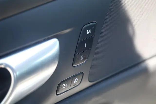 2024 Volvo S60 B5 Core Dark Theme