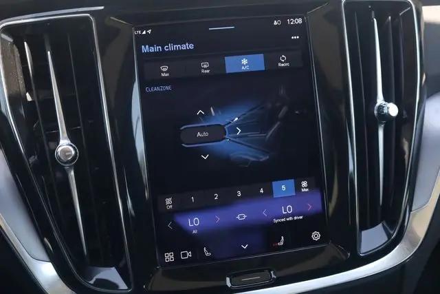 2024 Volvo S60 B5 Core Dark Theme