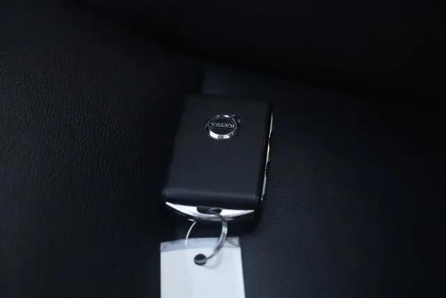 2024 Volvo S60 B5 Core Dark Theme