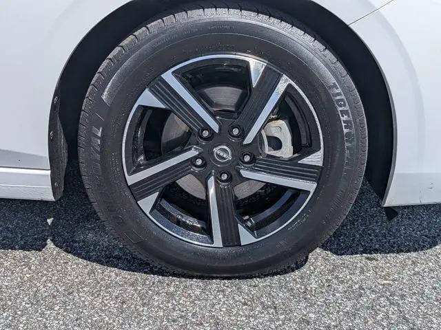 2024 Nissan Sentra SV Xtronic CVT