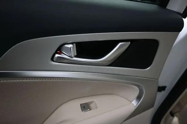 2026 Genesis G70 2.5T RWD Prestige
