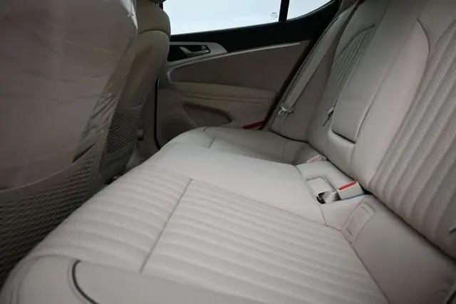 2026 Genesis G70 2.5T RWD Prestige