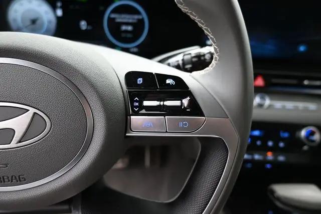 2025 Hyundai Elantra Hybrid SEL Sport