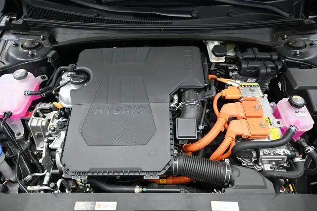 2025 Hyundai Elantra Hybrid SEL Sport