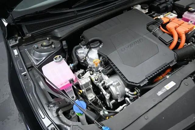 2025 Hyundai Elantra Hybrid SEL Sport