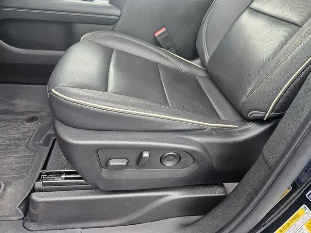 2023 GMC Yukon 2WD SLT