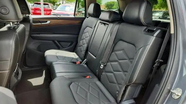 2024 Volkswagen Atlas 2.0T SE w/Technology