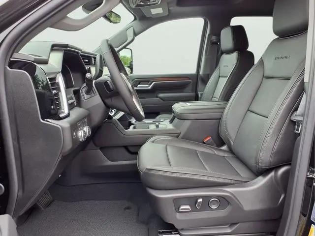 2026 GMC Sierra 2500HD Crew Cab, Standard Bed, Denali, 4WD
