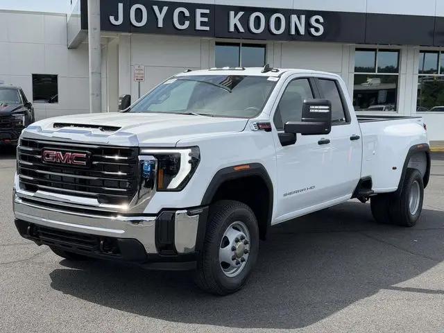 2026 GMC Sierra 3500HD Double Cab, Long Bed, Pro Dual Rear Wheel, 4WD