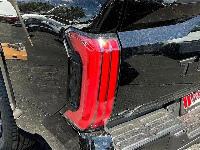 2026 Toyota Tundra Platinum CrewMax 5.5' Bed