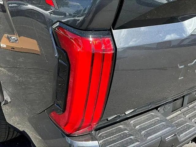 2026 Toyota Tundra SR5 CrewMax 5.5' Bed