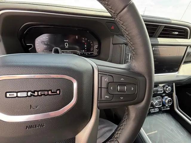 2023 GMC Yukon 4WD Denali