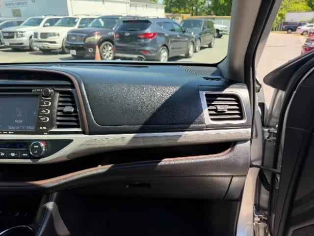2017 Toyota Highlander Limited