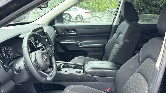 2025 Nissan Pathfinder SV 4WD