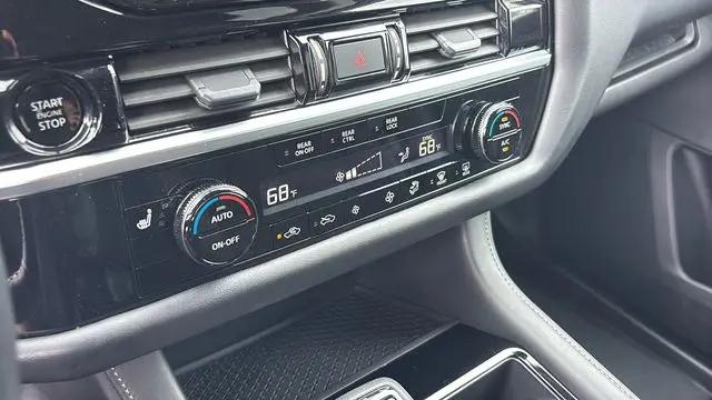 2025 Nissan Pathfinder SV 4WD