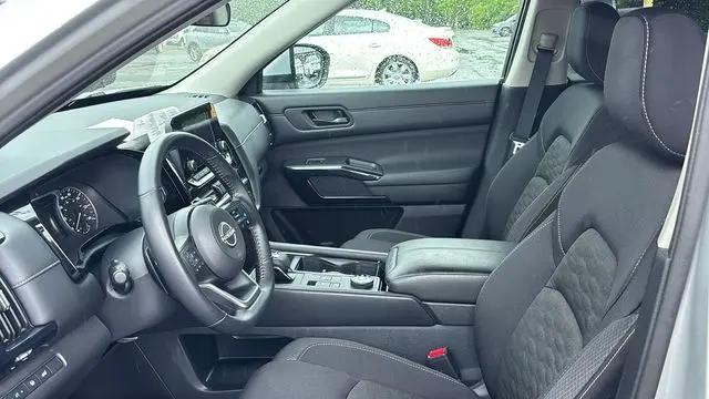 2025 Nissan Pathfinder SV 4WD