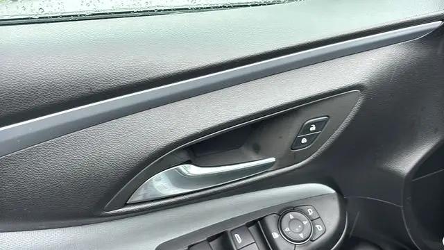 2025 Buick NV Preferred FWD