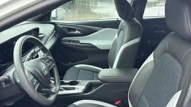 2025 Buick NV Preferred FWD