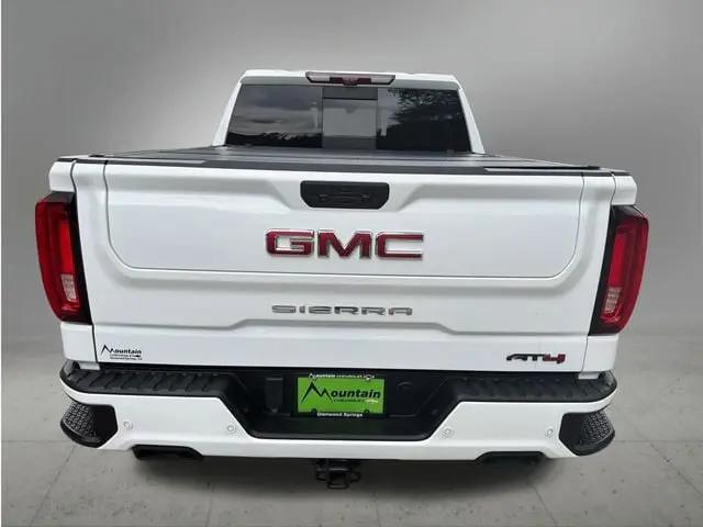 2022 GMC Sierra 1500 Limited 4WD Crew Cab Short Box AT4