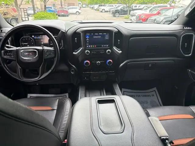 2022 GMC Sierra 1500 Limited 4WD Crew Cab Short Box AT4
