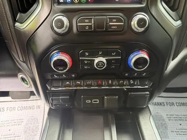 2022 GMC Sierra 1500 Limited 4WD Crew Cab Short Box AT4
