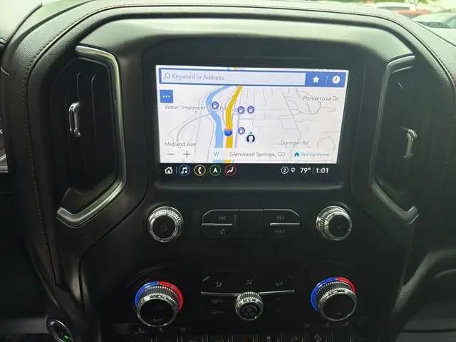 2022 GMC Sierra 1500 Limited 4WD Crew Cab Short Box AT4