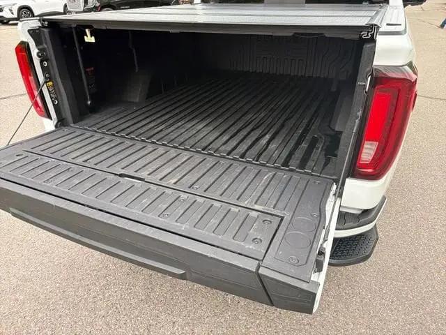2022 GMC Sierra 1500 Limited 4WD Crew Cab Short Box AT4