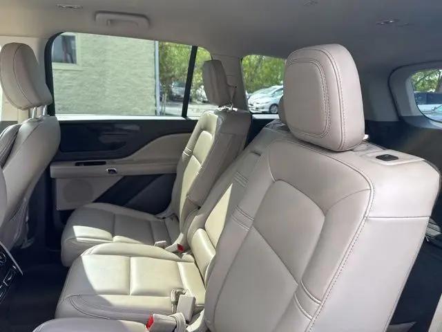 2023 Lincoln Aviator Standard